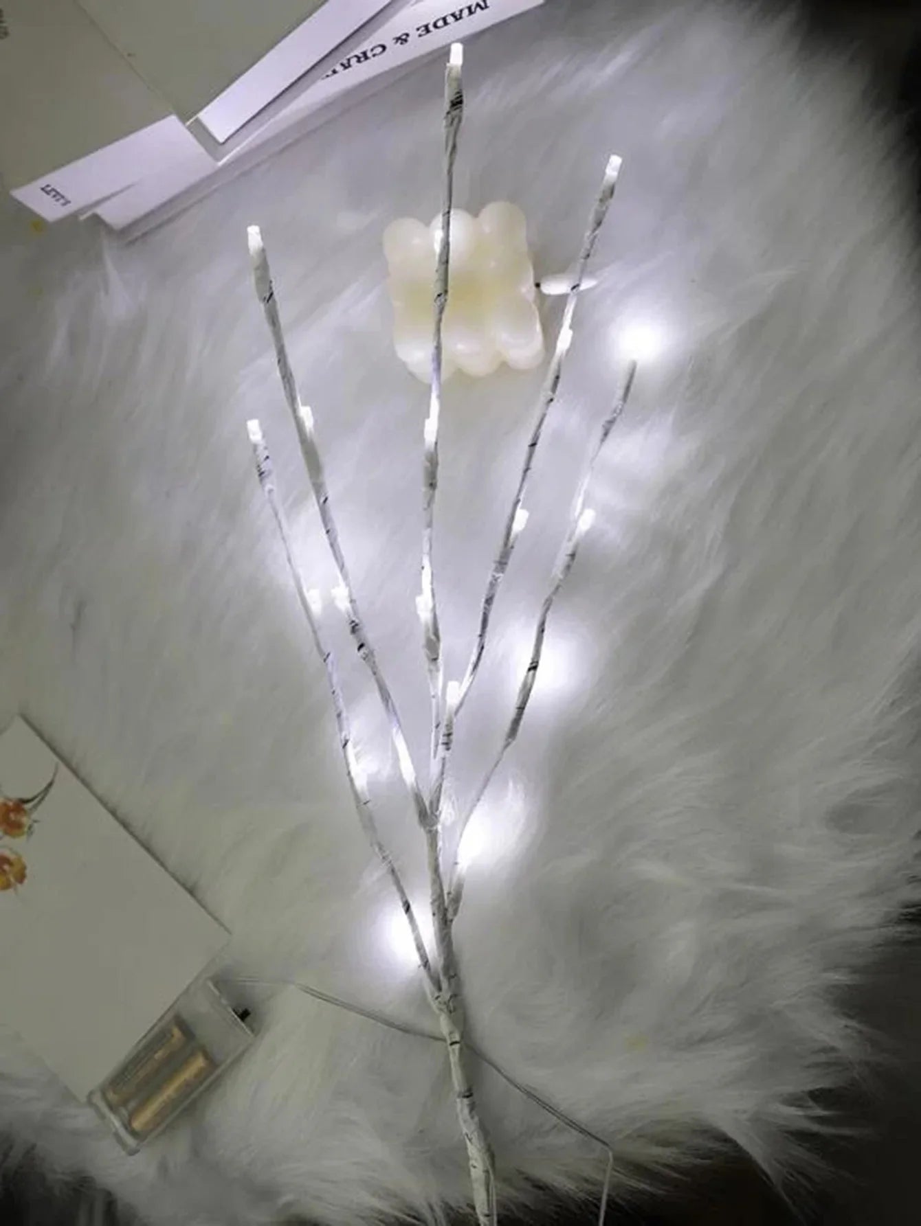 1 PC White Birch Branch Lights Battery Operated 20 LED Fairy Lights Willow Branches for Home Bedroom Inside Outdoor Decoration